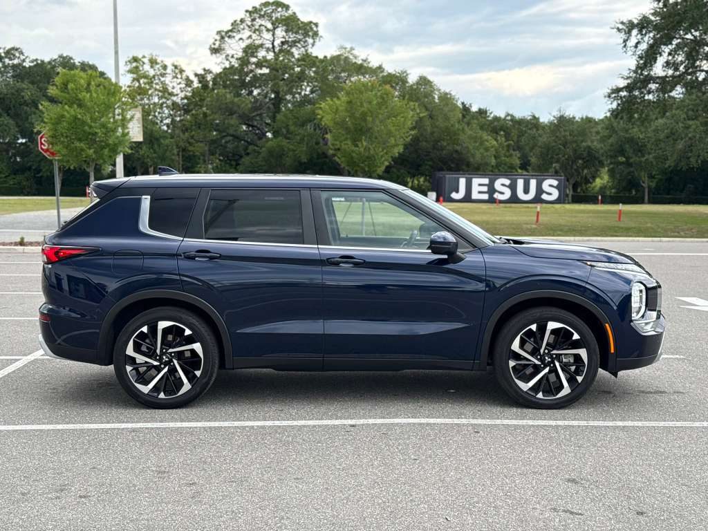 2024 Mitsubishi Outlander