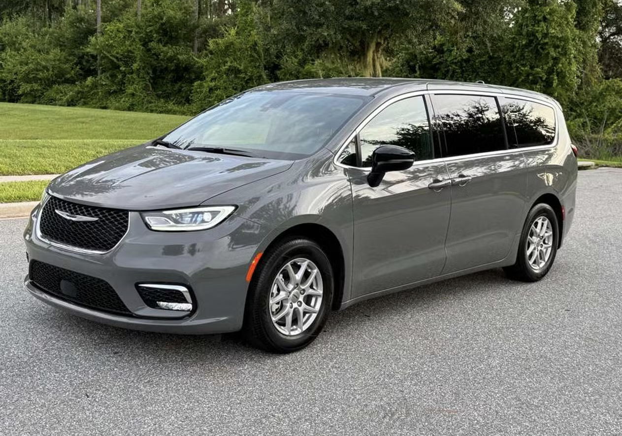 Chrysler Pacifica SELECT