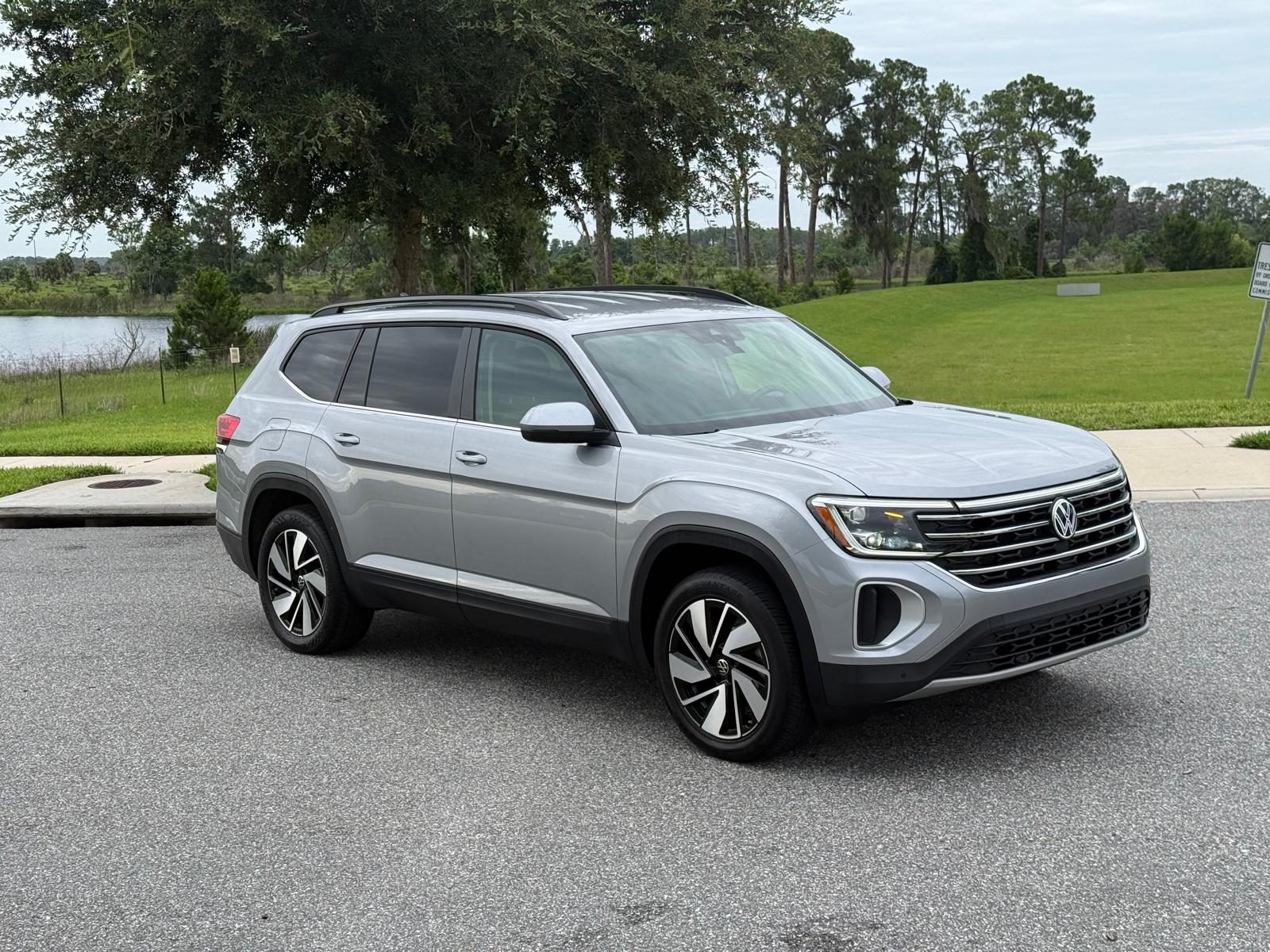 2025 Volkswagen Atlas SE