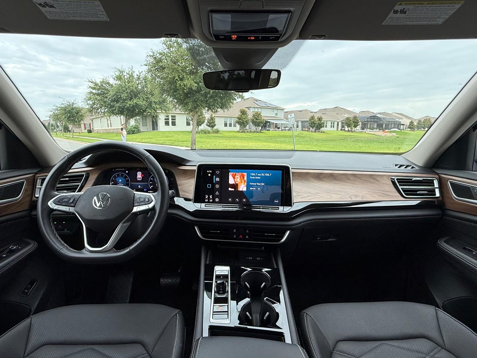 2025 Volkswagen Atlas SE