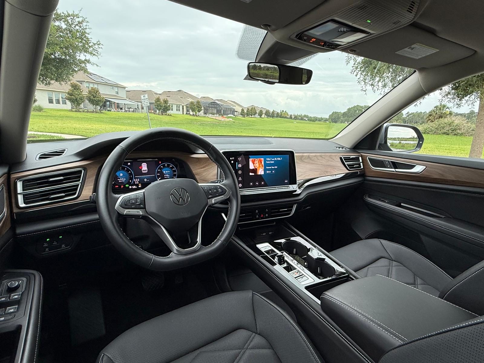 2025 Volkswagen Atlas SE