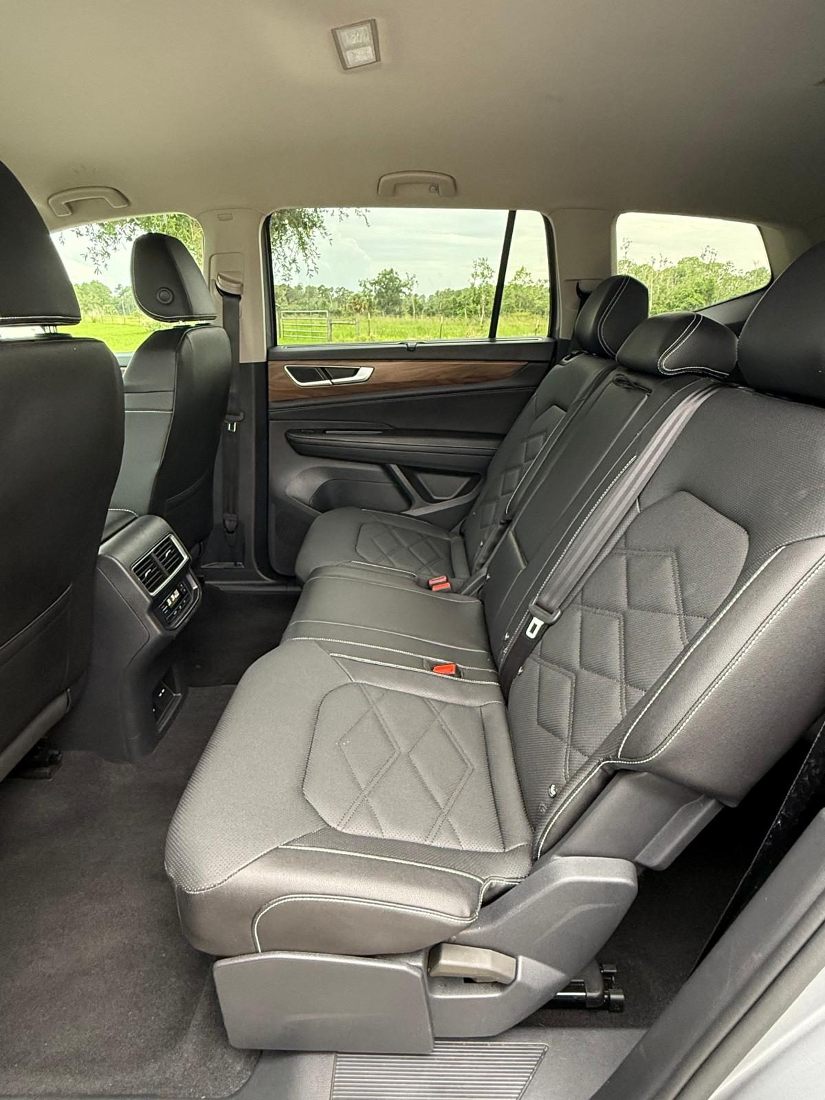 2025 Volkswagen Atlas SE